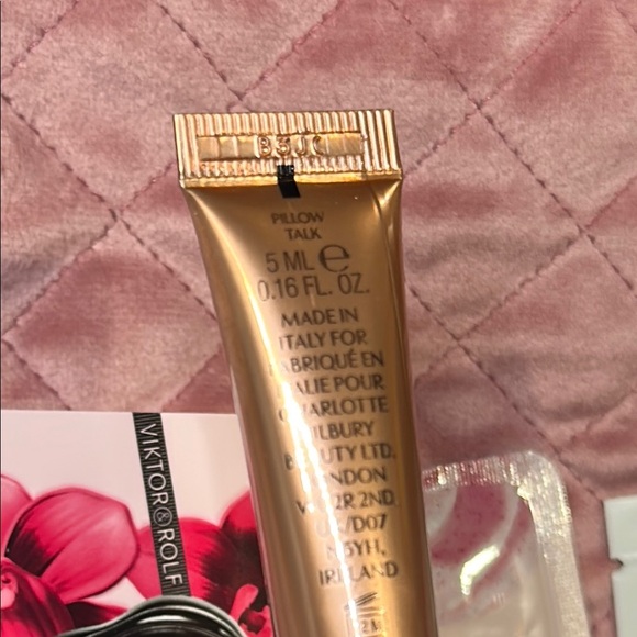 Pillow Talk Bundle & Ipsy Bag w/Flowerbomb Ruby Orchid, Fenyl Scrub & Cleanser - Picture 6 of 13